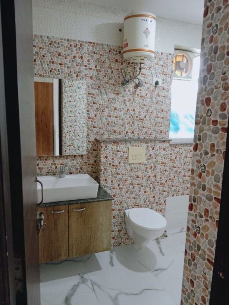 Bathroom, sector 53 1 Bedroom 400 Sq.Ft. Independent House In Sector 53 Gurgaon 10464810