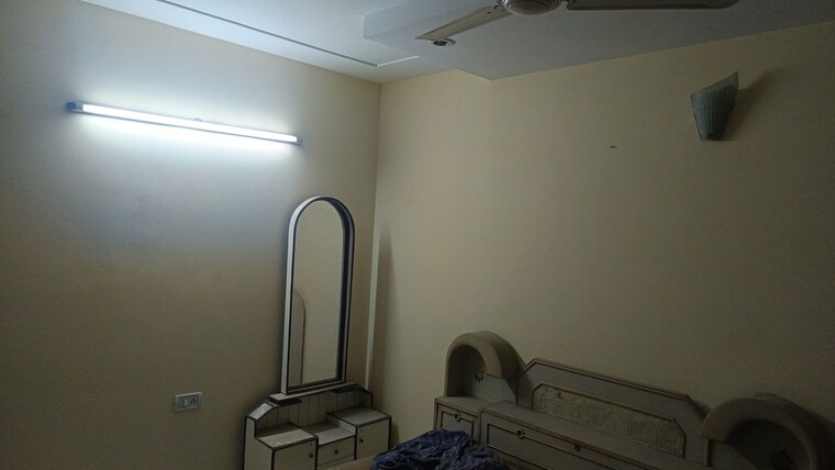 Team Area, west patel nagar 2 Bedroom 1000 Sq.Ft. Builder Floor In West Patel Nagar Delhi 10464817