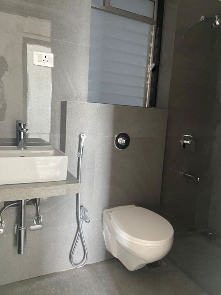 Bathroom, mayfair-the-view 2 Bedroom 629 Sq.Ft. Apartment In Vikhroli West Mumbai 10464849