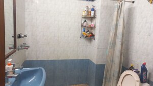 Furnished Amenities in 3 BHK Apartment at Lajpat Nagar – for Rent