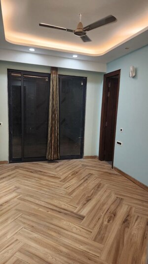 Bedroom in 4 BHK Builder Floor at Sector 15 – for Rent