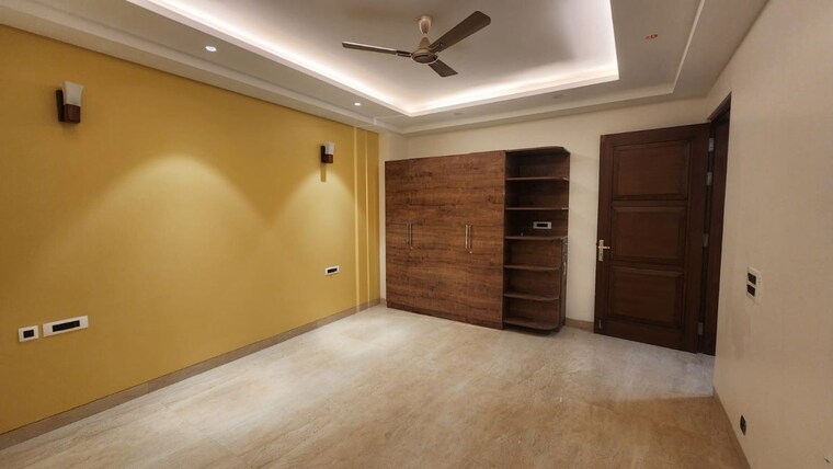 Room, sector 15 4 Bedroom 2500 Sq.Ft. Builder Floor In Sector 15 Gurgaon 10464904