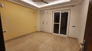 Room in 4 BHK Builder Floor at Sector 15 – for Rent