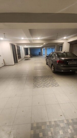 Parking in 4 BHK Builder Floor at Sector 15 – for Rent