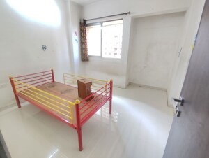 Room in 2.5 BHK Apartment at Lodha Splendora, Ghodbunder Road – for Rent
