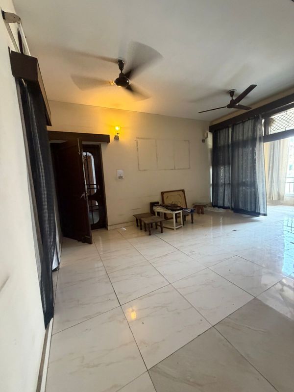3 BHK + Servant Room 1800 Sq.Ft. Apartment in Hope Apartments