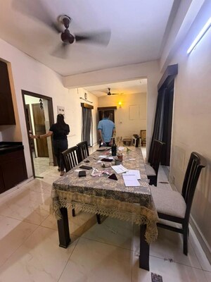 Team Area in 3 BHK Apartment at Hope Apartments, Sector 15 – for Rent
