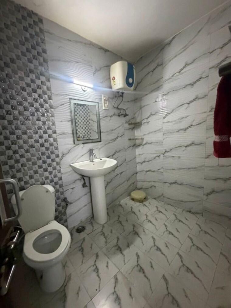 Bathroom, hope-apartments 3 Bedroom 1800 Sq.Ft. Apartment In Sector 15 Gurgaon 10464913