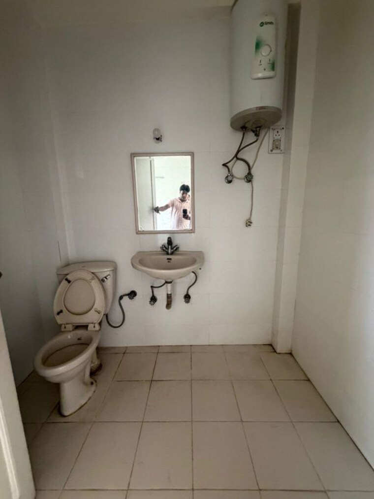Bathroom, hope-apartments 3 Bedroom 1800 Sq.Ft. Apartment In Sector 15 Gurgaon 10464913