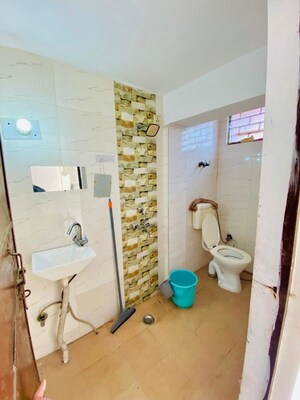 Bathroom in 1 BHK Builder Floor at Khirki Extension – for Rent