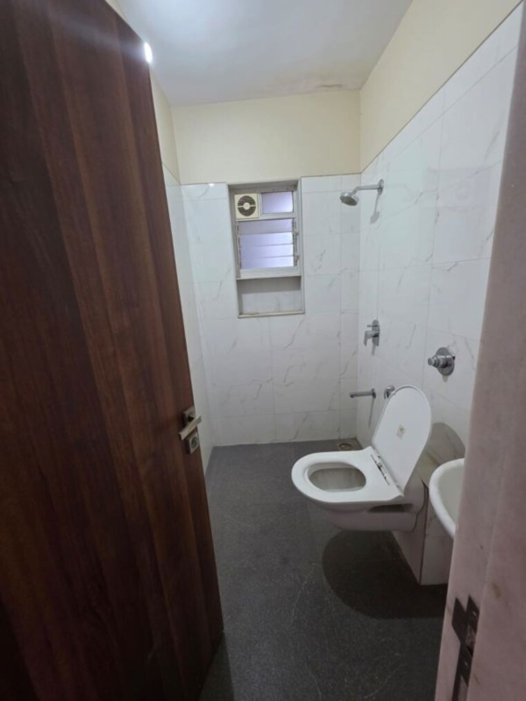 Bathroom, bdl-aura-apartments 2 Bedroom 700 Sq.Ft. Apartment In Chembur Mumbai 10464921