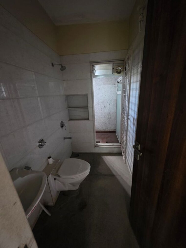 Bathroom, bdl-aura-apartments 2 Bedroom 700 Sq.Ft. Apartment In Chembur Mumbai 10464921