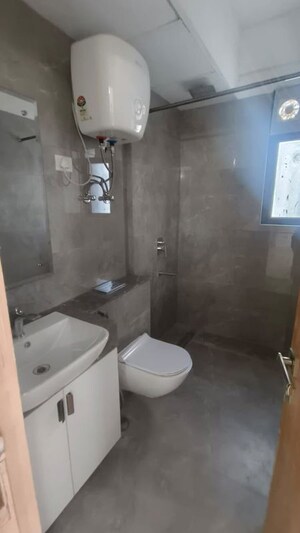 Bathroom in 3 BHK Apartment at M3M Heights, Sector 65 – for Rent