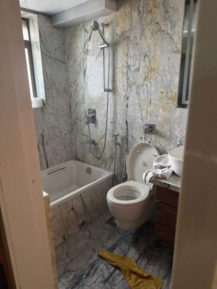 Bathroom, ekta-heights-khar-west 3 Bedroom 1100 Sq.Ft. Apartment In Khar West Mumbai 10464976