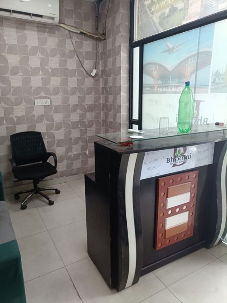 Kitchen, sector 2 Commercial Office Space 1000 Sq.Ft. In Sector 2 Noida 10465008