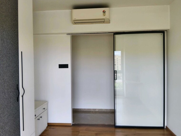 Hall, godrej-the-trees-phase-ii 3 Bedroom 1100 Sq.Ft. Apartment In Vikhroli East Mumbai 10465002