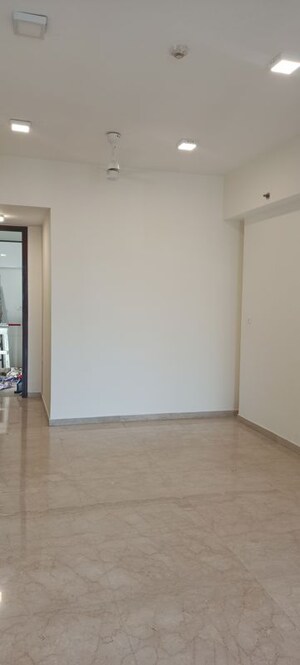 Room in 2.5 BHK Apartment at Lodha The Park Side, Worli – for Rent