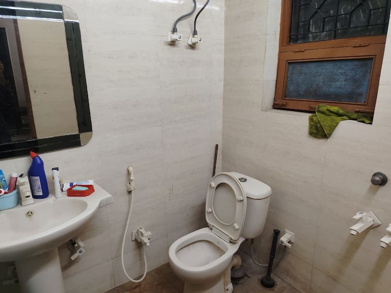 Bathroom, cghs-shatabdi-enclave 1 Bedroom 550 Sq.Ft. Builder Floor In Sector 49 Noida 10465023