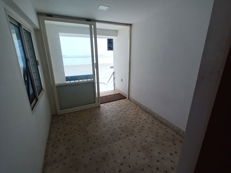 Room, chakkaraparambu Commercial Office Space 1200 Sq.Ft. In Chakkaraparambu Kochi 10465045