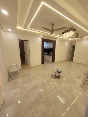 Room in 3 BHK Builder Floor at Malviya Nagar – for Rent
