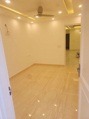 Room in 3 BHK Builder Floor at Malviya Nagar – for Rent