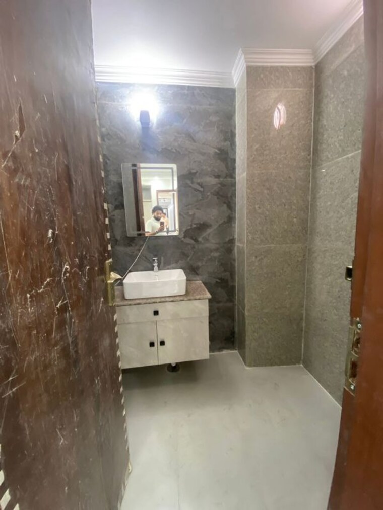 Bathroom, saket 3 Bedroom 1500 Sq.Ft. Apartment In Saket Delhi 10465091