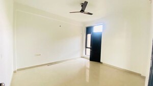 Room in 3 BHK Builder Floor at Omaxe Silver Birch, North Mullanpur – for Rent