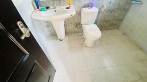 Bathroom in 3 BHK Builder Floor at Omaxe Silver Birch, North Mullanpur – for Rent