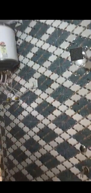 Team Area in 2 BHK Builder Floor at Dwarka Mor – for Rent