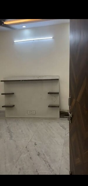 2 BHK Builder Floor For Rent in Dwarka Mor