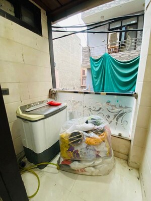 Team Area in 2 BHK Builder Floor at Param Puri – for Rent