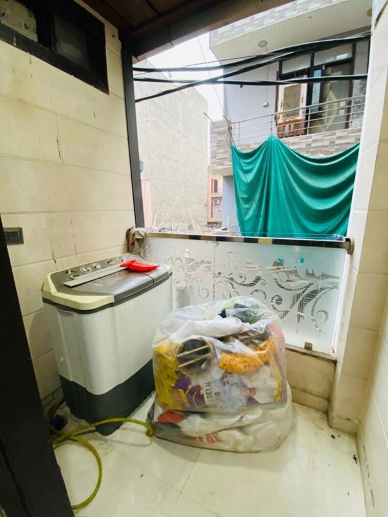 Team Area, param puri 2 Bedroom 2150 Sq.Ft. Builder Floor In Param Puri Delhi 10465112