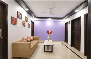 Bedroom in 4 BHK Builder Floor at Sector 43 – for Rent