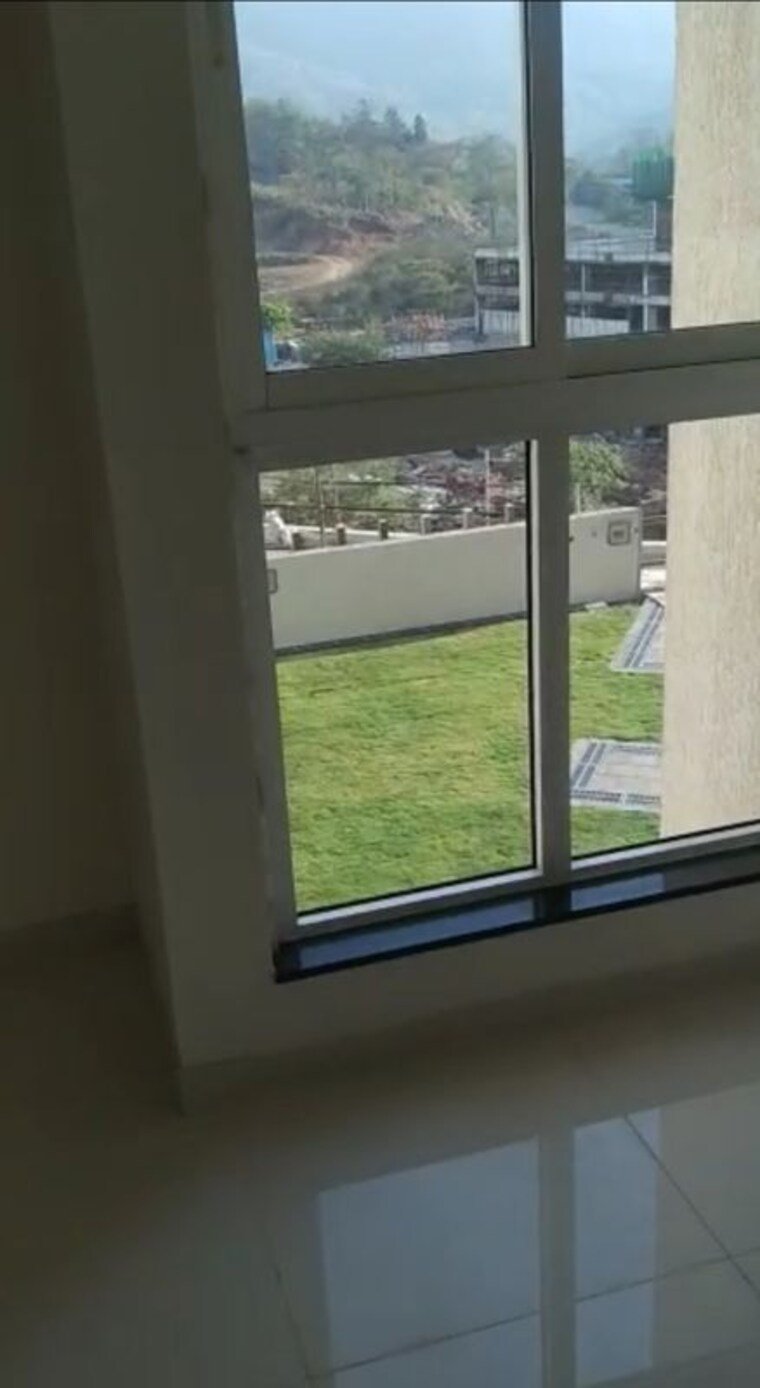 Balcony, godrej-emerald 1.5 Bedroom 515 Sq.Ft. Apartment In Ghodbunder Road Thane 10465152