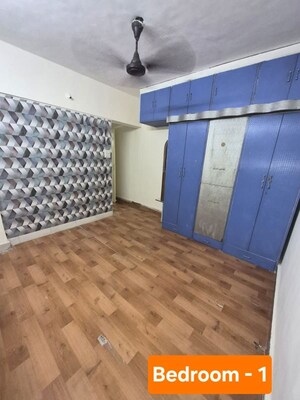 Team Area in 3 BHK Apartment at Doordarshan CHS, Goregaon East – for Rent