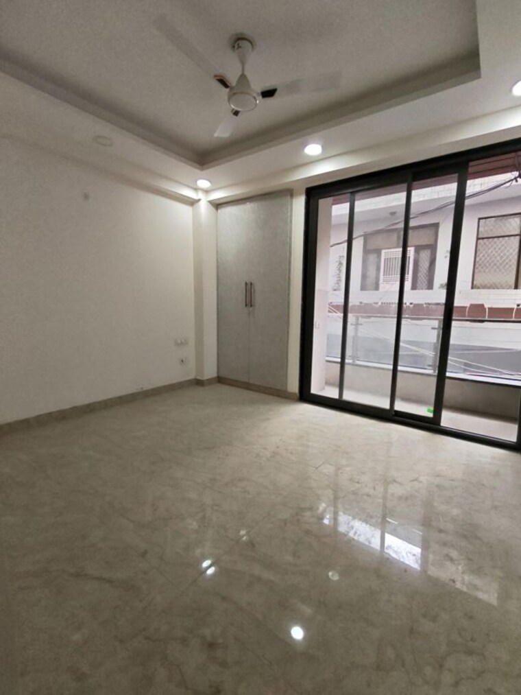 Room, chattarpur 3 Bedroom 125 Sq.Yd. Builder Floor In Chattarpur Delhi 10465175