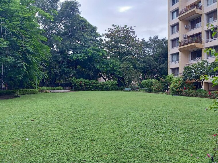 Garden, kalpataru-regency-i-ii 3 Bedroom 1680 Sq.Ft. Apartment In Kalyani Nagar Pune 10465190