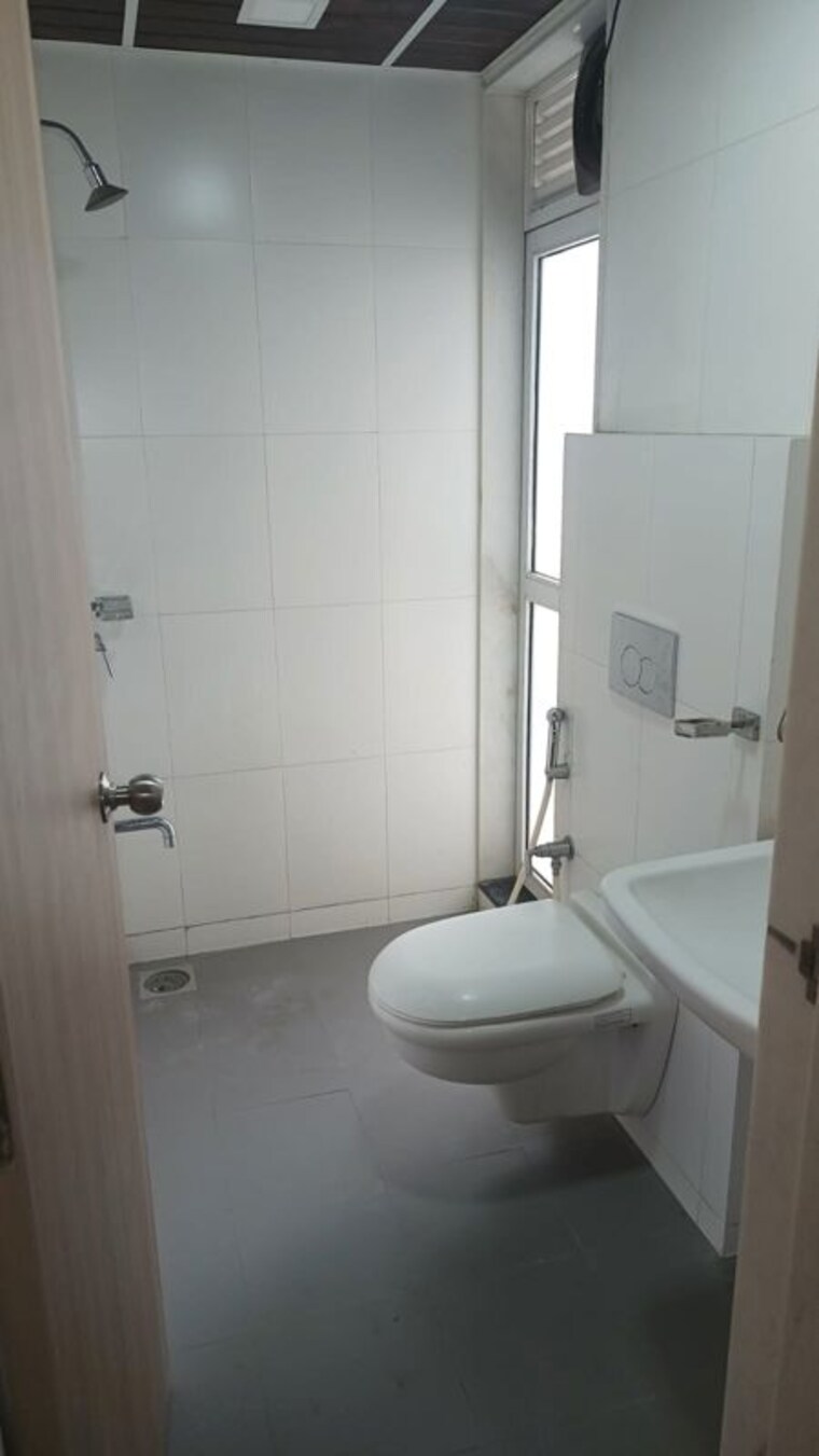 Bathroom, godrej-emerald 1.5 Bedroom 520 Sq.Ft. Apartment In Ghodbunder Road Thane 10465185