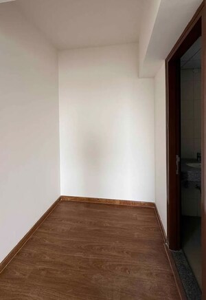 Room in 2.5 BHK Apartment at Godrej Air Sector 85, Sector 85 – for Sale