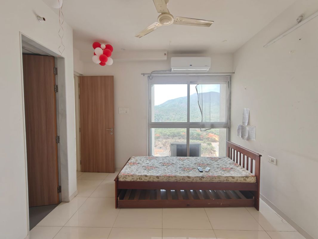 1.5 BHK + Store Room 650 Sq.Ft. Apartment in Godrej Emerald