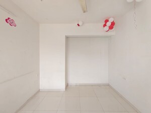Room in 1.5 BHK Apartment at Godrej Emerald, Ghodbunder Road – for Rent