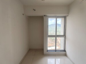 Room in 1.5 BHK Apartment at Godrej Emerald, Ghodbunder Road – for Rent