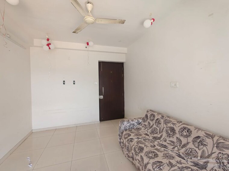 undefined, godrej-emerald 1.5 Bedroom 650 Sq.Ft. Apartment In Ghodbunder Road Thane 10465229