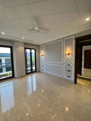 3 BHK Builder Floor For Sale in Saket