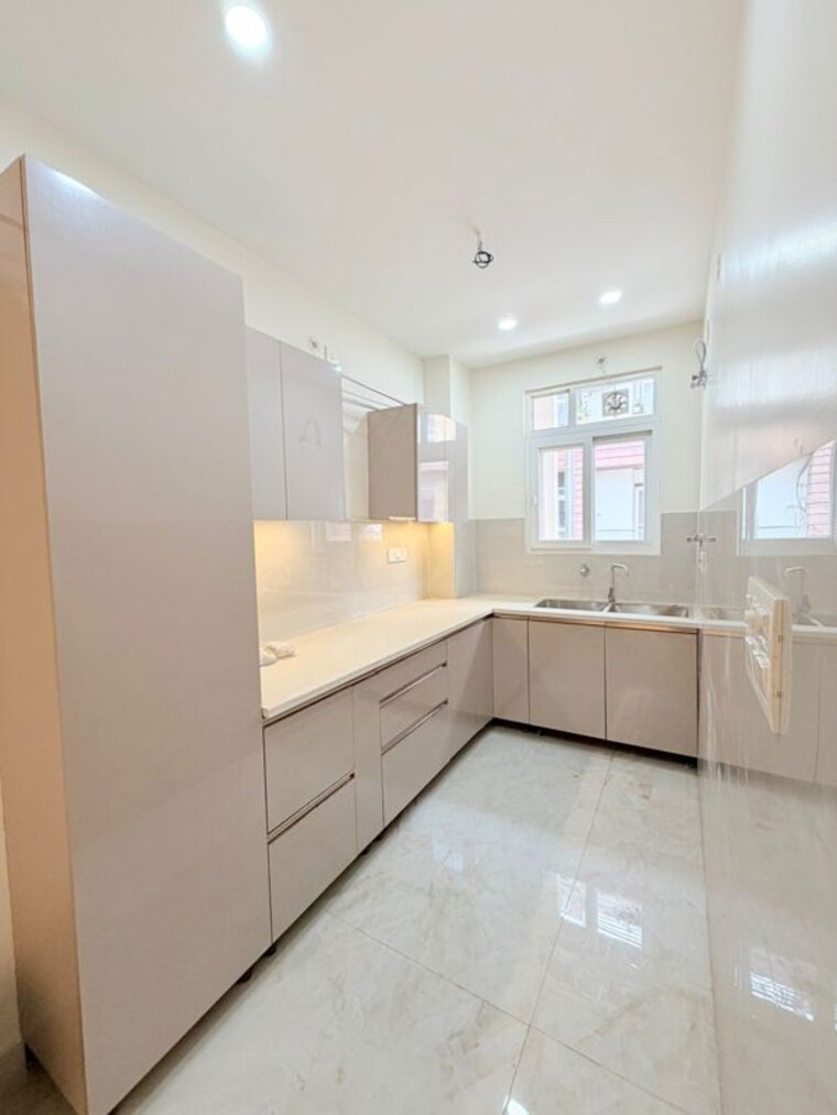 Kitchen, sainik colony 3 Bedroom 131 Sq.Yd. Builder Floor In Sainik Colony Faridabad 10464618