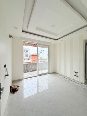 Room in 3 BHK Builder Floor at Sainik Colony – for Sale