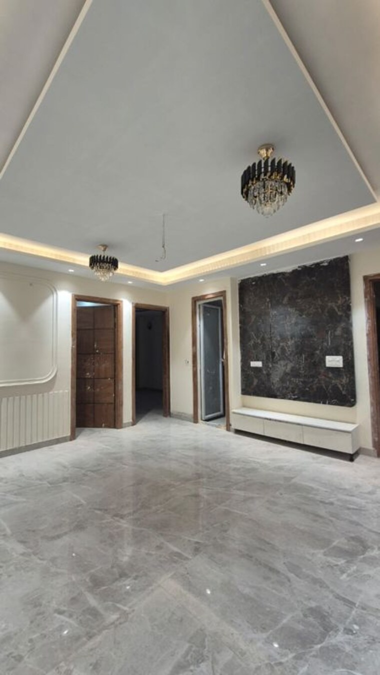 Room, sainik colony 3 Bedroom 153 Sq.Yd. Builder Floor In Sainik Colony Faridabad 10464654
