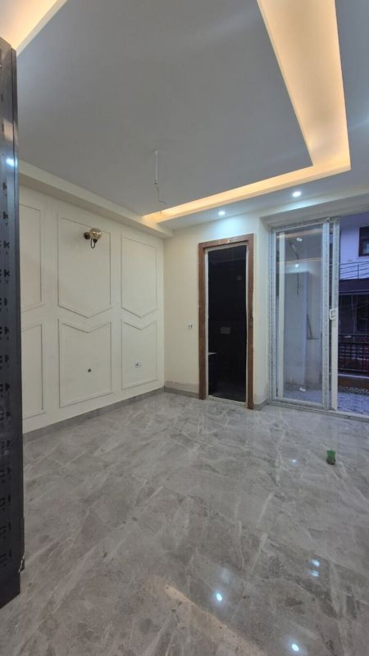 Room, sainik colony 3 Bedroom 153 Sq.Yd. Builder Floor In Sainik Colony Faridabad 10464654