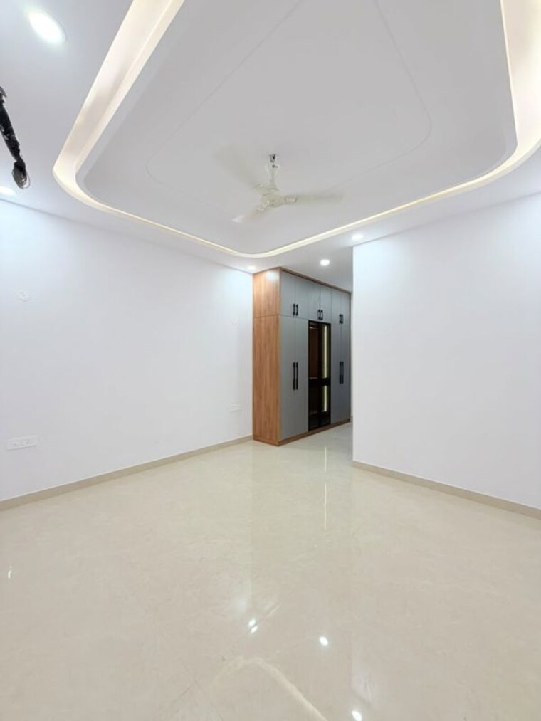 Room, achievers-grand-avenue 3 Bedroom 250 Sq.Yd. Builder Floor In Sector 49 Faridabad 10465286