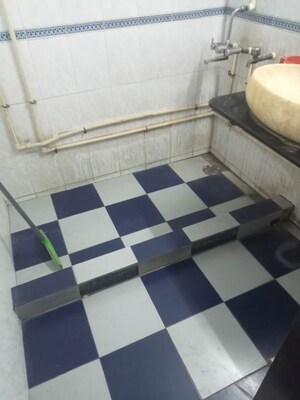 Bathroom in 2.5 BHK Villa at Alok Vihar, Sector 50 – for Rent